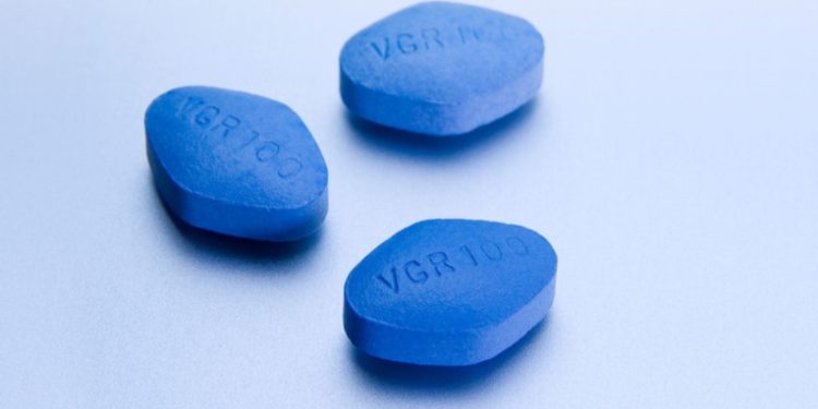 Más de 30 niños terminan intoxicados con viagra en Colombia por hacer un 'reto viral' en redes sociales