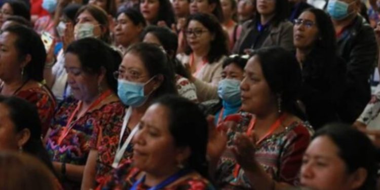 Más de 32 mil docentes del sector público se capacitan con el Programa Académico de Desarrollo Profesional Docente