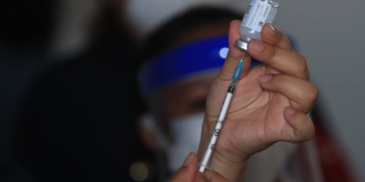 Más de 500 personas vacunadas en contra del Covid-19 este lunes en el Barrio Gerona