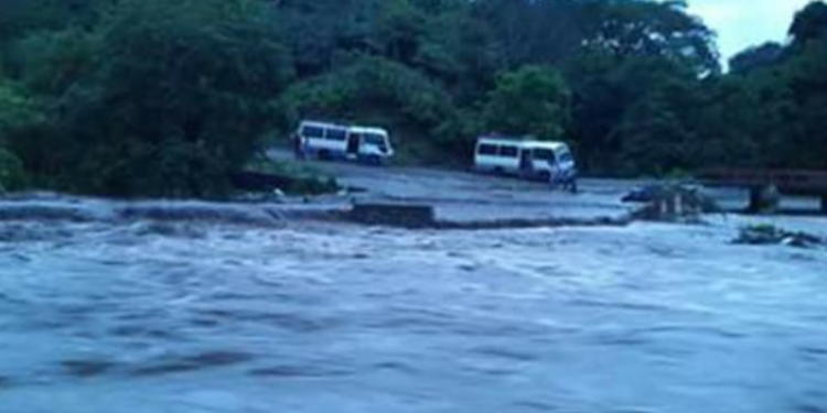 Más de 7 rí­os se han desbordado en el interior del paí­s.