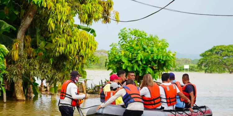 Más de 86.000 afectados tras inundaciones que azotan Ecuador