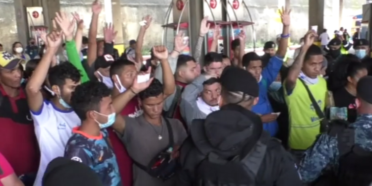 Más de cuatrocientos migrantes venezolanos fueron ubicados en la Central de Mayoreo zona 12