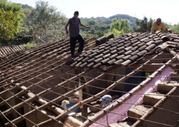 Más de un centenar de viviendas afectadas por actividad sí­smica en El Salvador