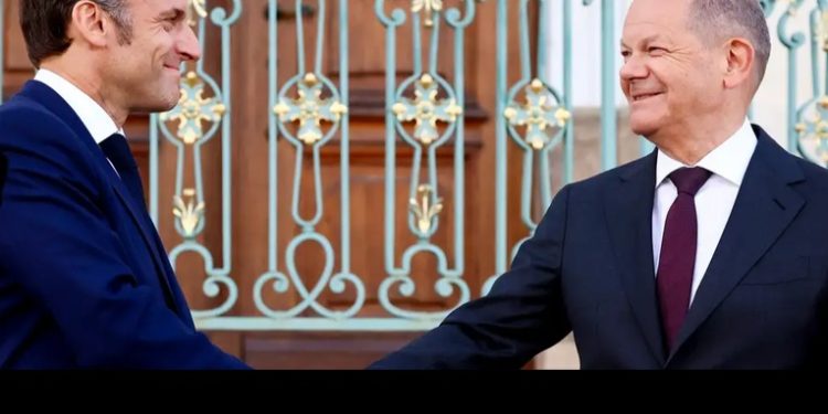 Macron, a favor de que Kiev use armas contra territorio ruso