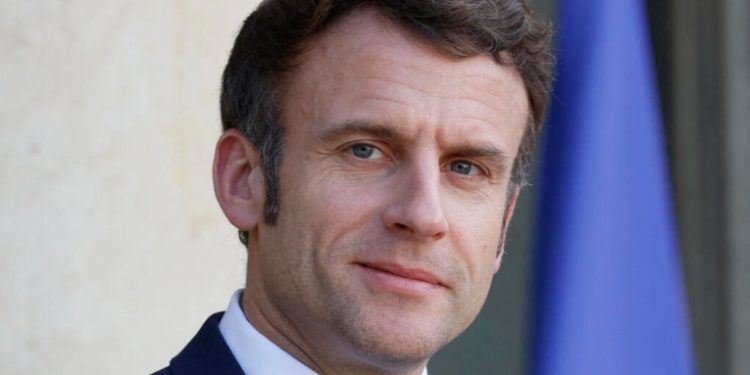 Macron condena ataque de Hamás a Israel y aboga por una respuesta conjunta global