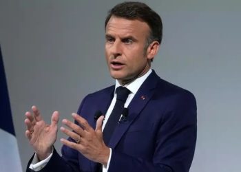 Macron, en campaña en Francia contra los 'extremos'