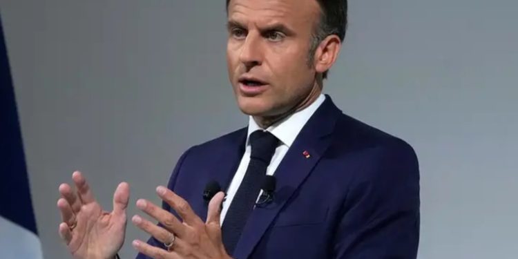 Macron, en campaña en Francia contra los 'extremos'