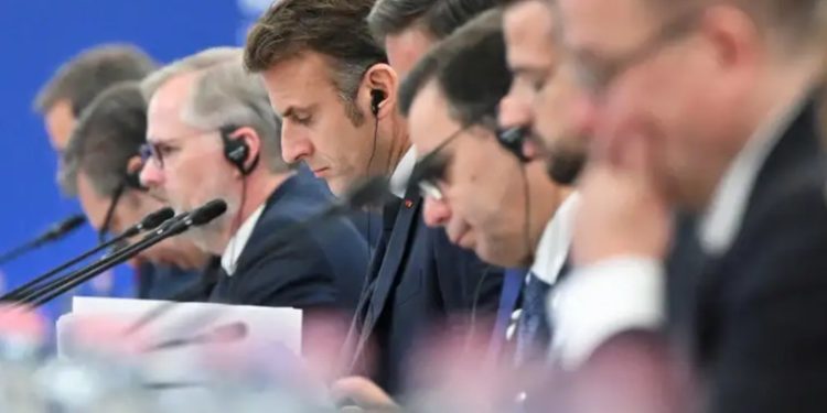 Macron: Europa debe ser un poder geopolítico independiente