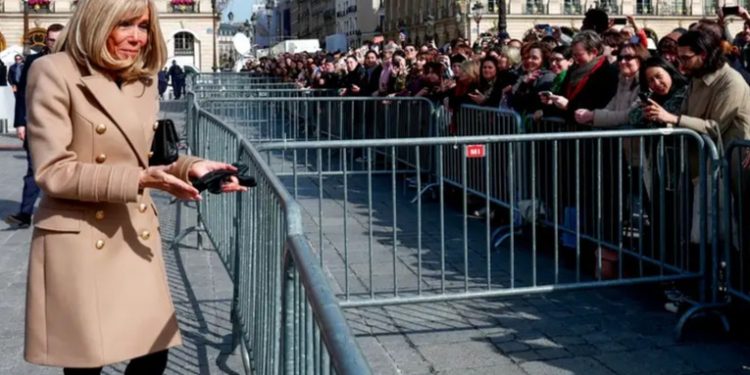 Macron quiere que el aborto sea derecho fundamental en la UE