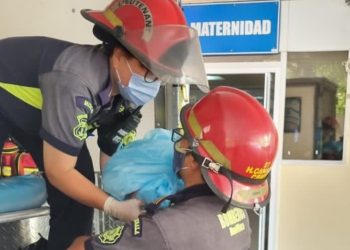 Madre dio a luz en ambulancia a causa del tráfico