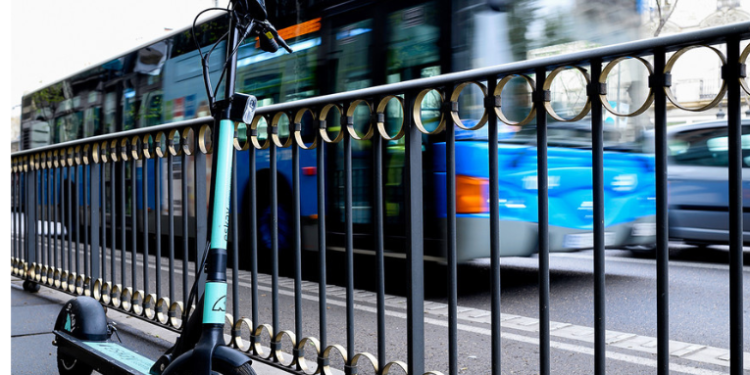 Madrid prohibirá patinetes eléctricos en el transporte público tras explotar una batería en un tren