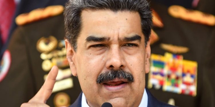 Maduro acusa a EE.UU. y a expresidentes colombianos de intentar dañar la democracia venezolana