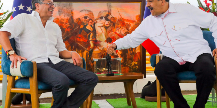 Maduro agradece a Petro por pedir el fin de las sanciones a Venezuela