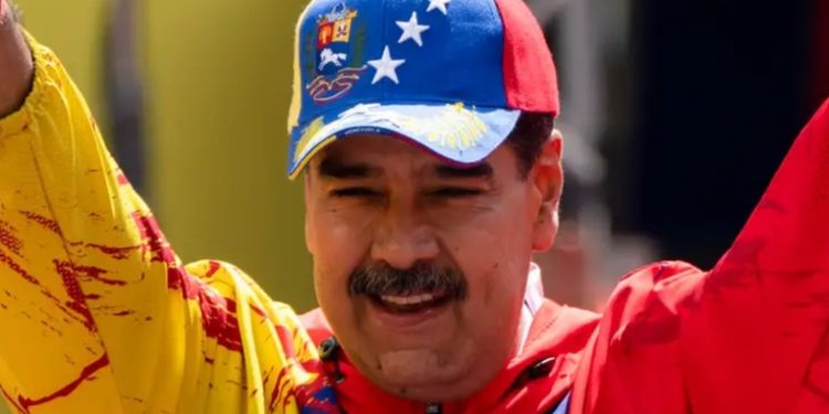 Maduro es proclamado oficialmente candidato a la presidencia