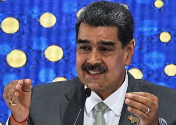 Maduro ordena a PDVSA otorgar licencias en zona disputada del Esequibo
