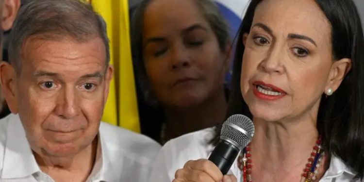 Maduro pide cárcel para Machado y González Urrutia