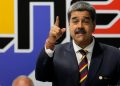 Maduro y otros candidatos firman acuerdo por las elecciones