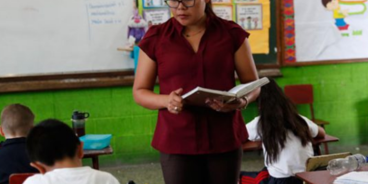 Magisterio amaneza con llevar a cabo manifestaciones si no se abordan temas sobre maestros