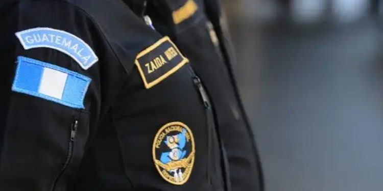 Magistrado del Tribunal Electoral agradece a la policía por proteger los enceres electorales