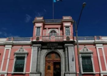 Magistrados del Tribunal Supremo Eelectoral confirmaron fallas en su plataforma