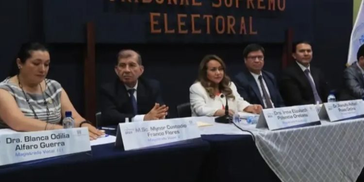 Magistrados del TSE implicados en caso de corrupción se entregarán ante la justicia