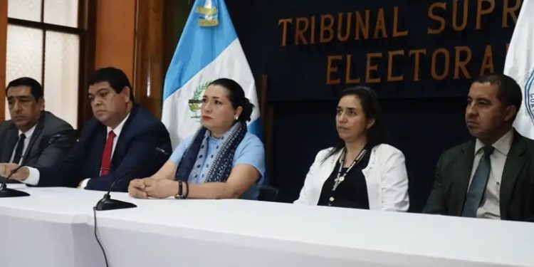 Magistrados titulares del TSE retoman sus funciones tras fallo judicial