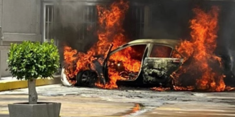 Mala calidad de gasolina provoca averí­as e incendios de autos en Venezuela