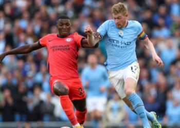 Manchester City goleó al Brighton y sigue en la pelea por la Premier