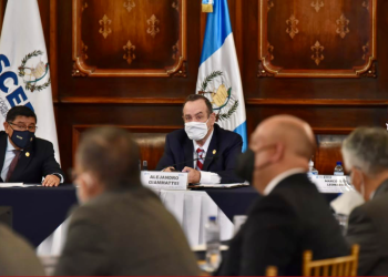 Mandatario Alejandro Giammattei criticó a personas que no quieren cumplir con la vacunación