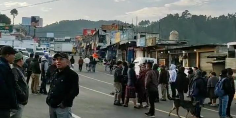 Manifestantes en Quiché y Sololá reafirman su exigencia de renuncias en el Sistema Judicial
