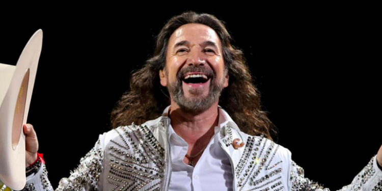 Marco Antonio Solí­s Enamoró a Guatemala Con Su Repertorio Musical.