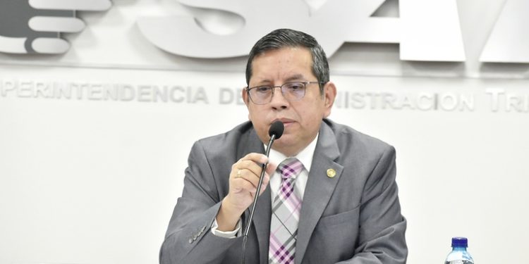 Marco Livio Díaz continuará un año más al frente de la Superintendencia de Administración Tributaria