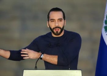 Marina de El Salvador incauta dos toneladas de cocaína