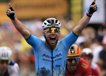Mark Cavendish hace historia en Saint Vulbas al convertirse en el ciclista con victorias de etapa en el Tour de Francia
