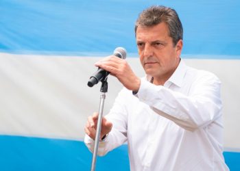 Massa advierte sobre el riesgo de la propuesta de Milei de romper relaciones comerciales con Brasil