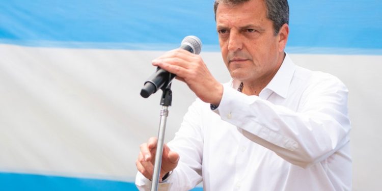 Massa advierte sobre el riesgo de la propuesta de Milei de romper relaciones comerciales con Brasil