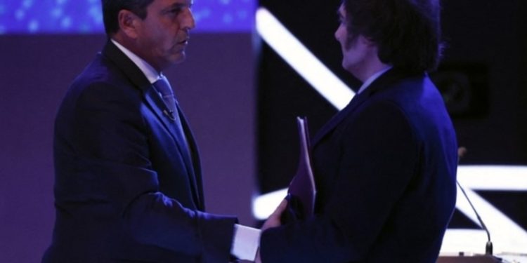 Massa y Milei se enfrentan en el último debate antes del balotaje por la Presidencia argentina