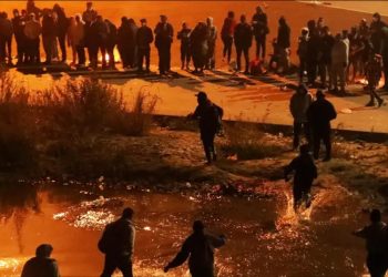 Mayor caravana de migrantes llega a frontera México-EE.UU.