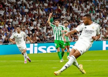 Mbappé marca sus primeros goles en Liga con el Real Madrid
