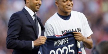 Mbappé se queda en el PSG