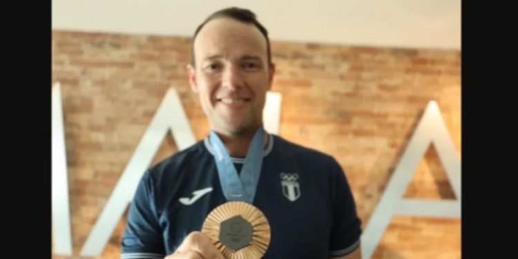 Medallista olímpico Jean Pierre Brol recibido con honores en su regreso a Guatemala