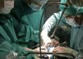 Médicos acusados de extraer riñón ilegalmente son ligados a proceso penal