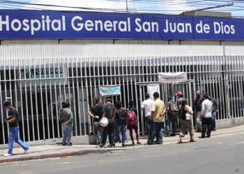 Médicos del Hospital San Juan de Dios denuncian anomalías en administración hospitalaria
