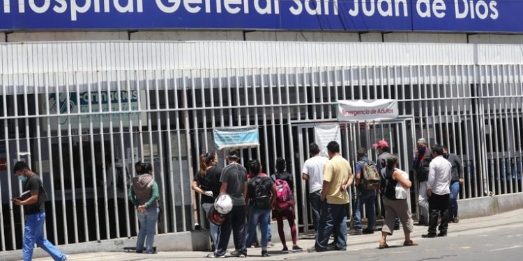 Médicos del Hospital San Juan de Dios denuncian anomalías en administración hospitalaria