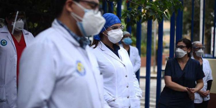 Médicos inconformes con autoridades