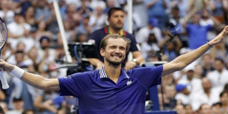 Medvedev derrota a Djokovic y gana el US Open, su primer Grand Slam