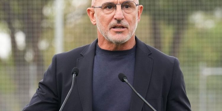 Mensajes de ánimo a Carvajal desde la selección española antes del inicio de la concentración