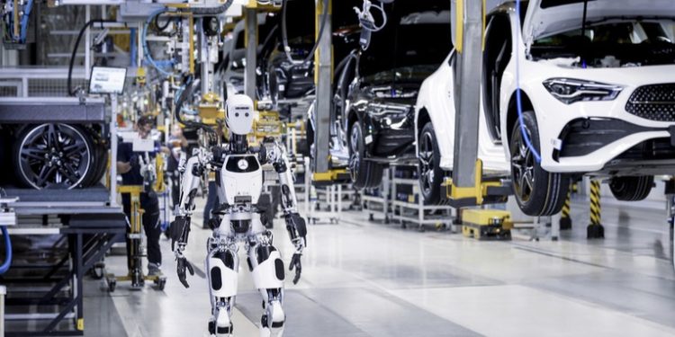 Mercedes 'contratará' a robots humanoides para sus fábricas