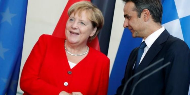 Merkel cierra un turbulento capí­tulo entre Grecia y Alemania