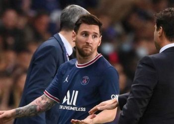 Messi sufre una contusión ósea en la rodilla y será baja contra el Metz